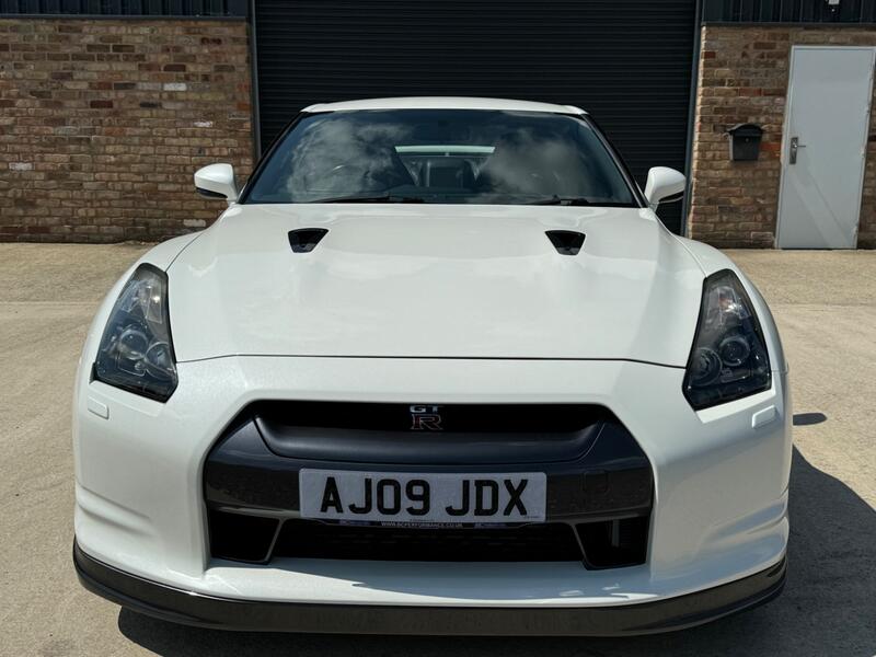NISSAN GT-R