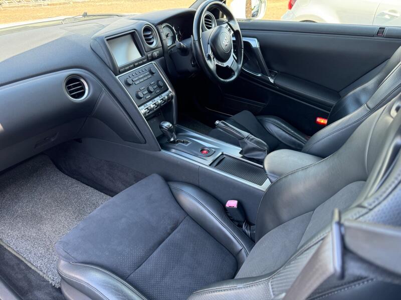 NISSAN GT-R