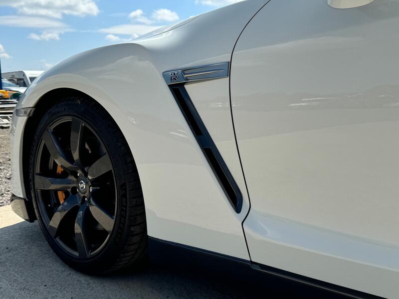 NISSAN GT-R