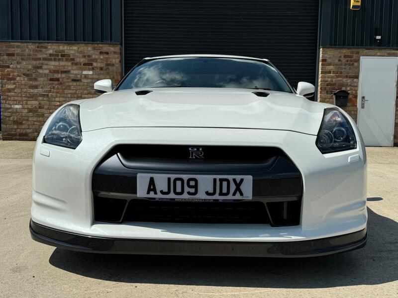NISSAN GT-R