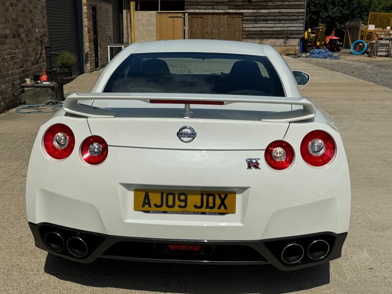 NISSAN GT-R