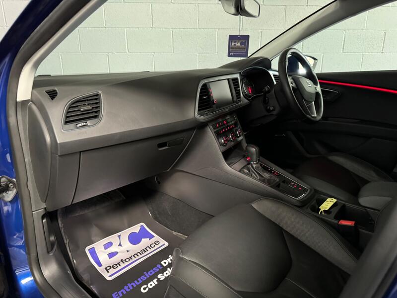 SEAT LEON