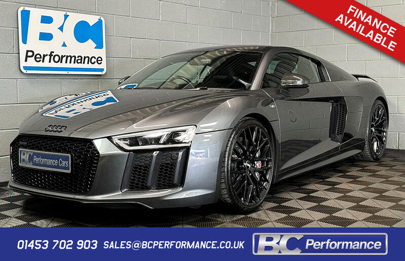 AUDI R8