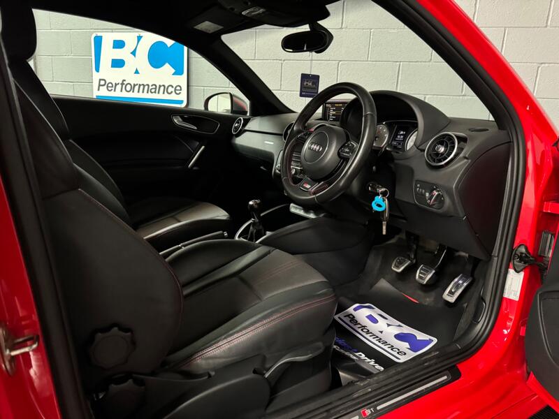 AUDI S1