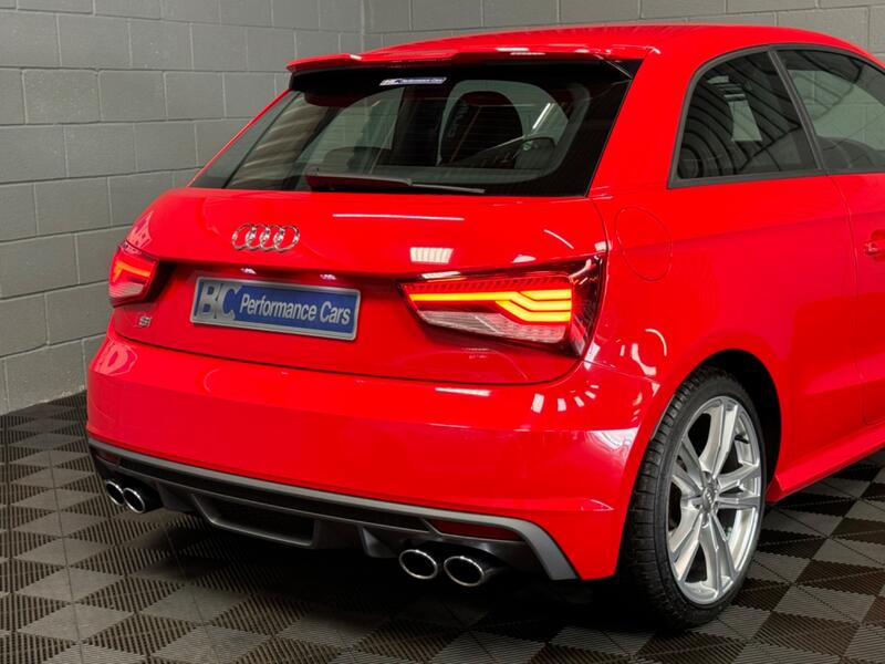 AUDI S1