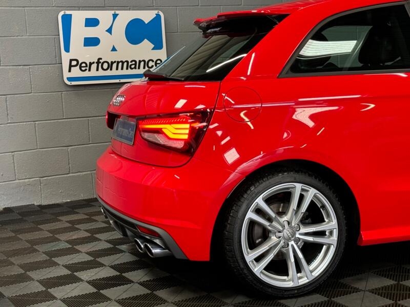 AUDI S1