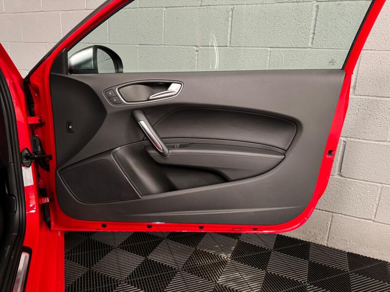 AUDI S1