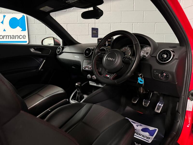AUDI S1