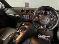 AUDI TT RS