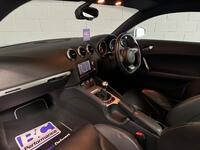 AUDI TT RS