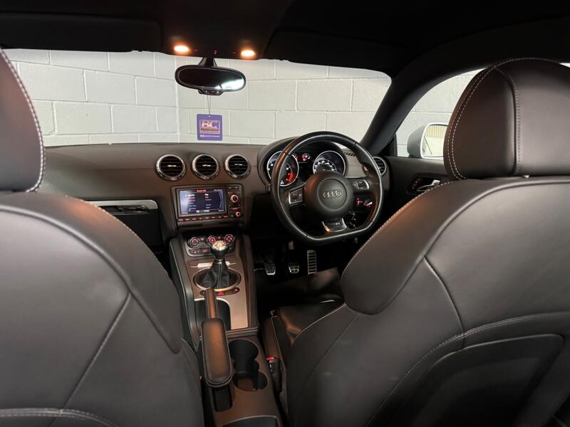 AUDI TT RS