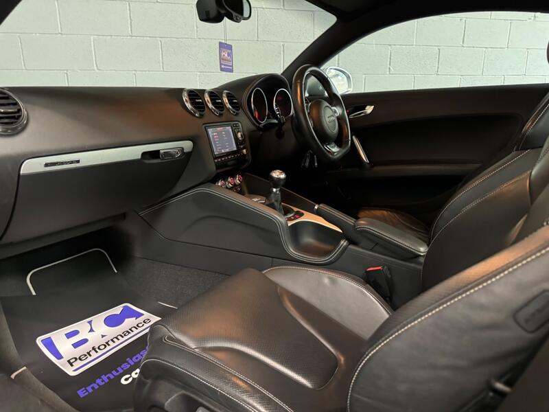 AUDI TT RS