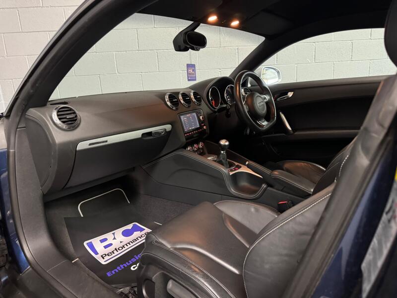 AUDI TT RS