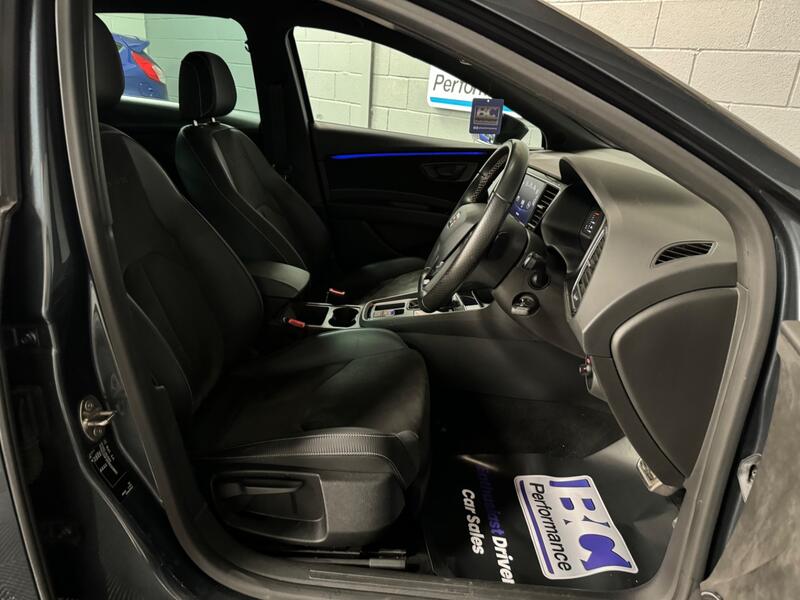 SEAT LEON