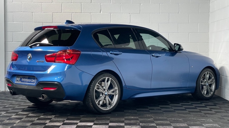 BMW 1 SERIES