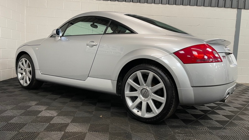 AUDI TT