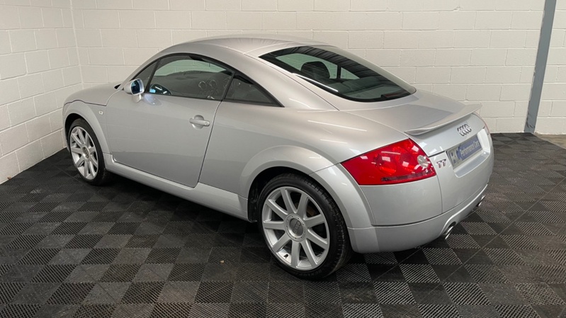 AUDI TT