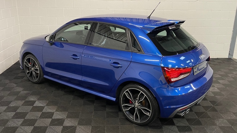 AUDI S1