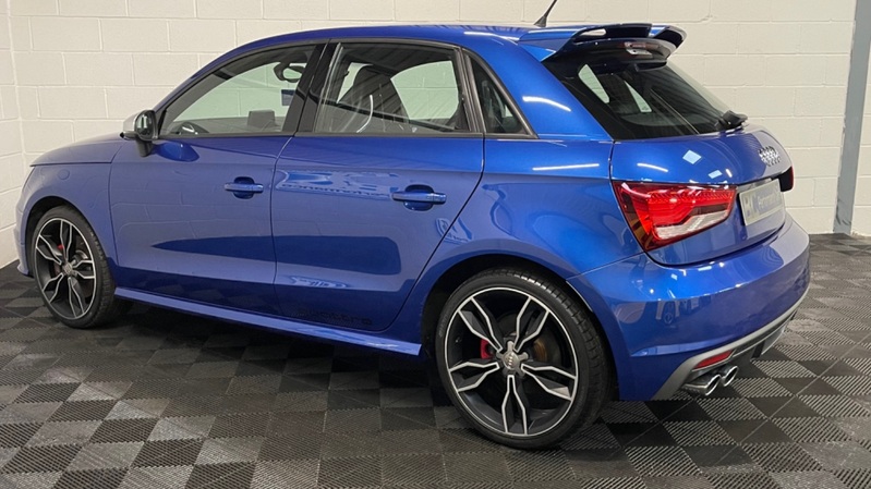 AUDI S1