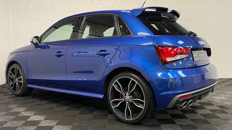 AUDI S1