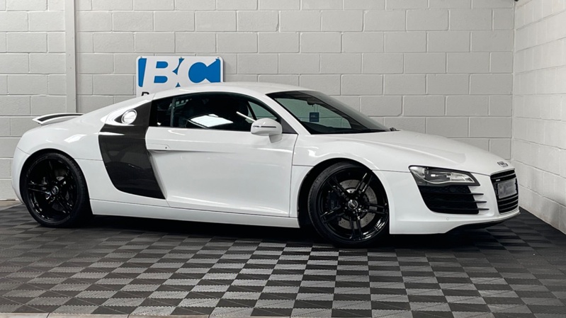 AUDI R8