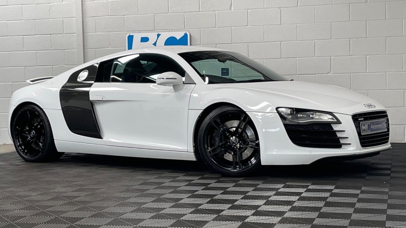 AUDI R8