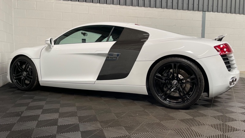 AUDI R8