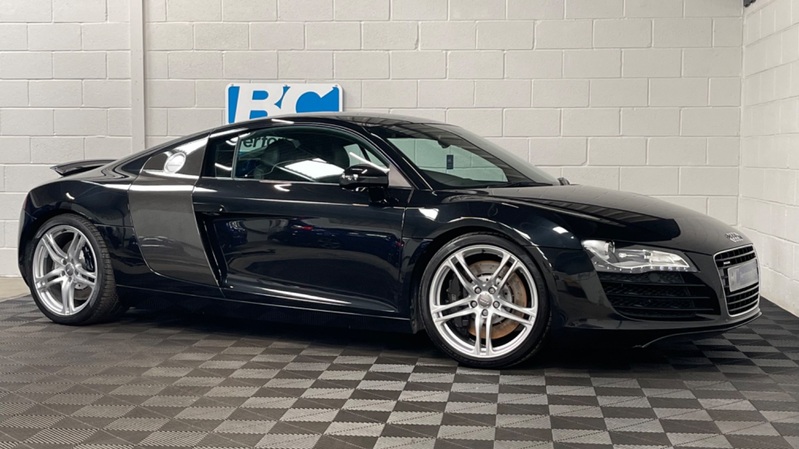 AUDI R8