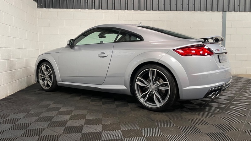 AUDI TT