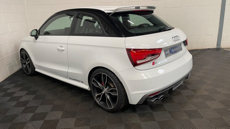 AUDI S1