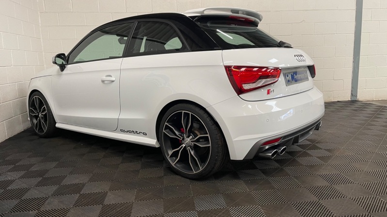 AUDI S1