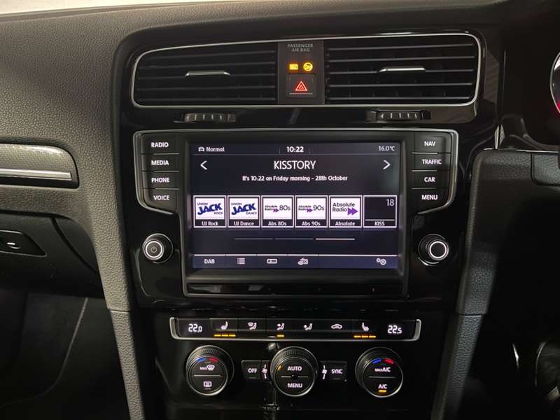 VOLKSWAGEN GOLF