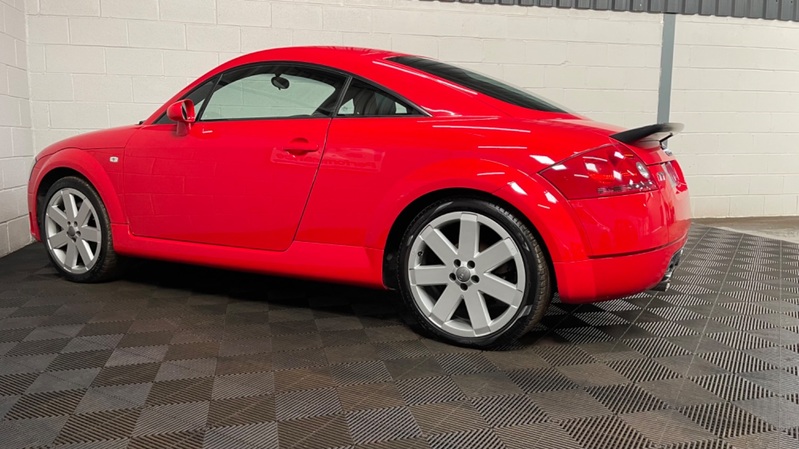 AUDI TT