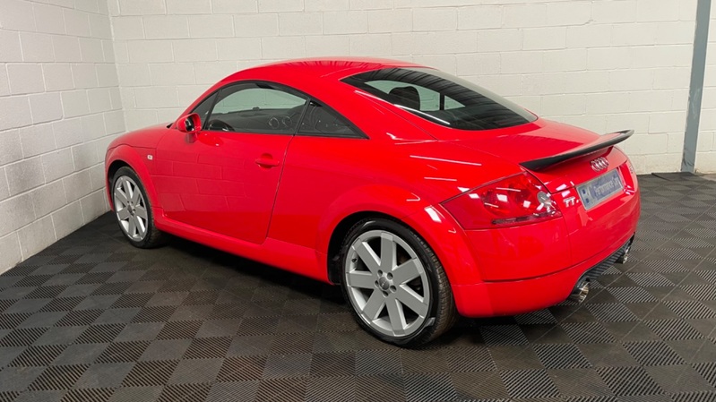 AUDI TT