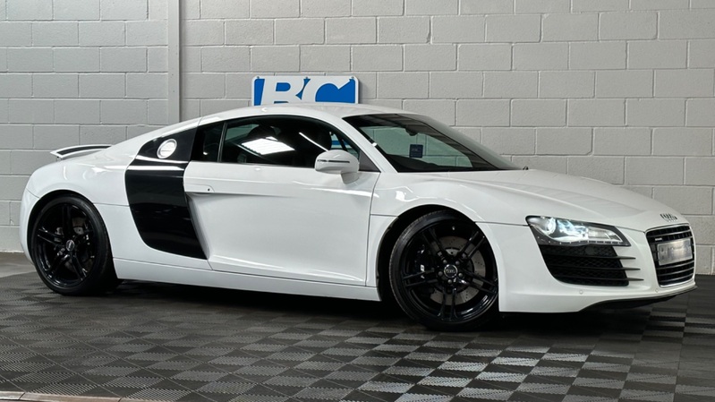 AUDI R8