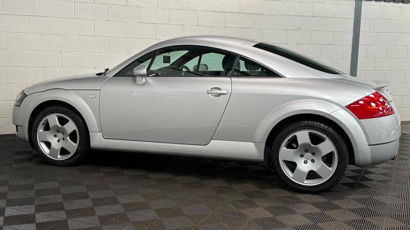 AUDI TT